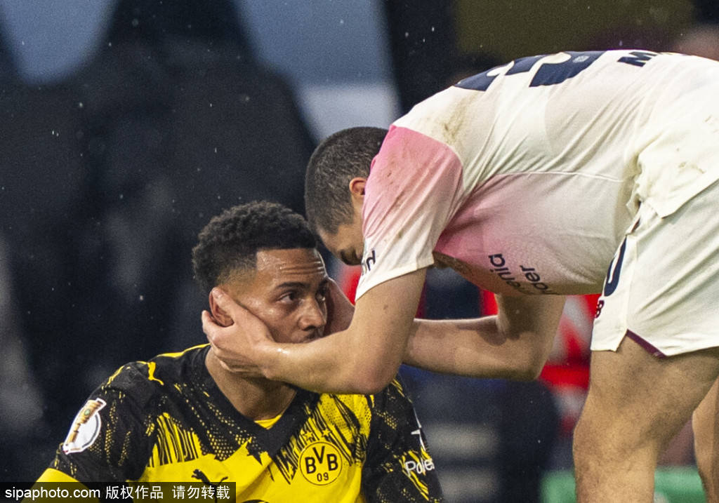 关于今晨意大利杯传出新动向；成都蓉城远射贴柱；管理层表态：话题不断；阵容厚度经受考验的信息